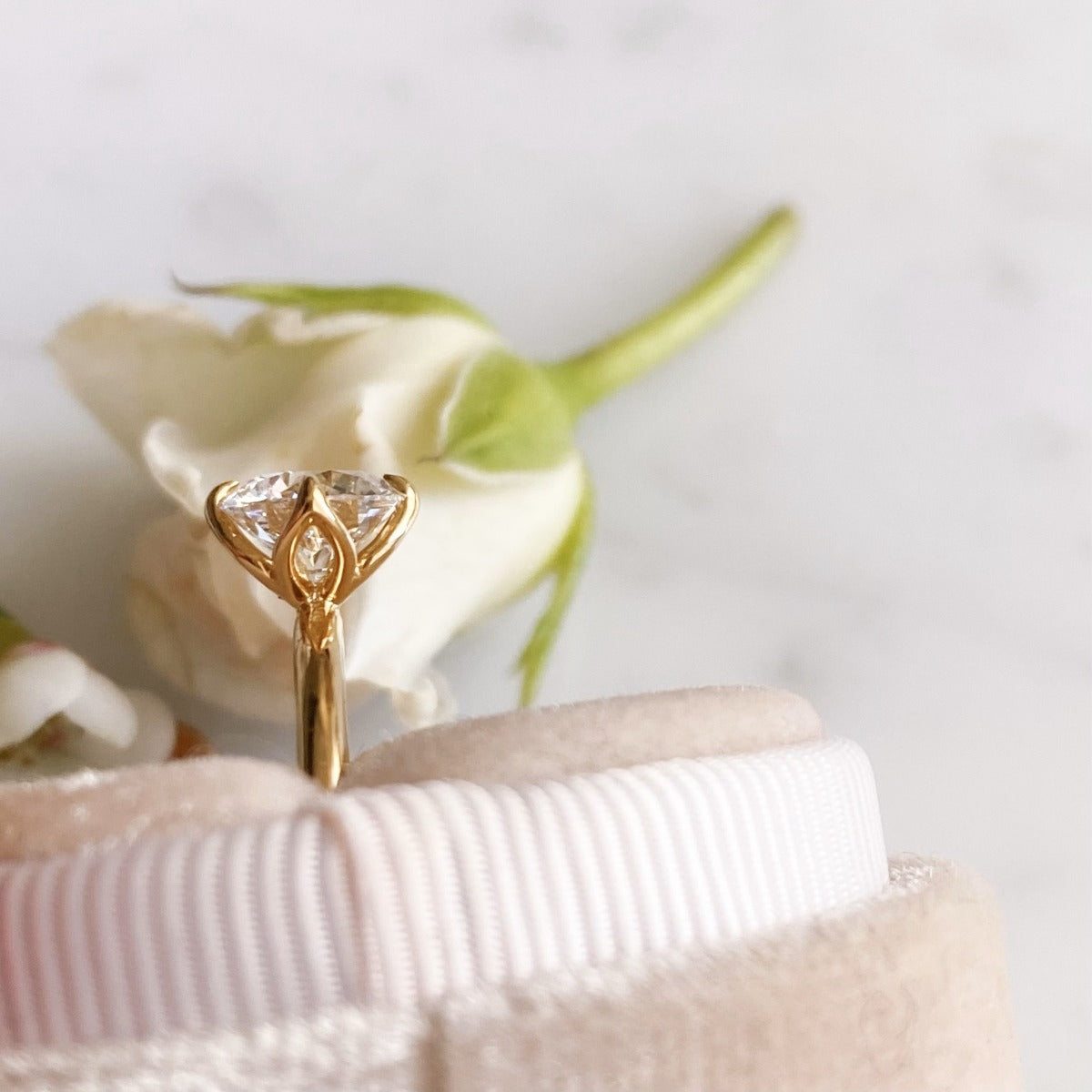 Petal Round Solitaire